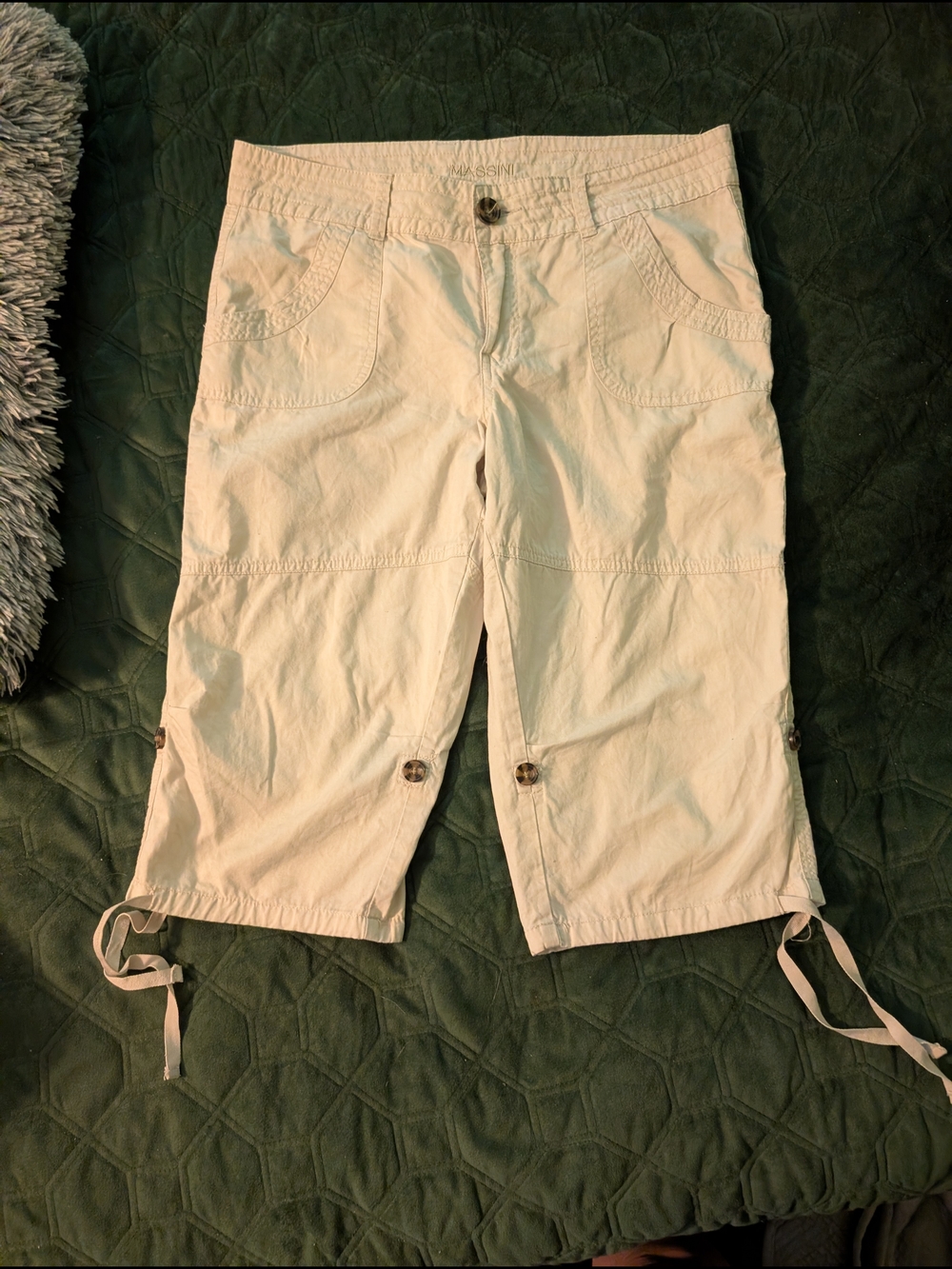 Massini Cream Women’s Cargo Capri Shorts